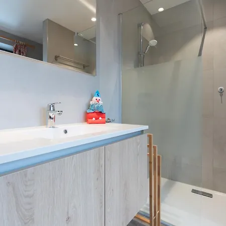 Charmette, Cozy For 9p * 라로셰안알데네