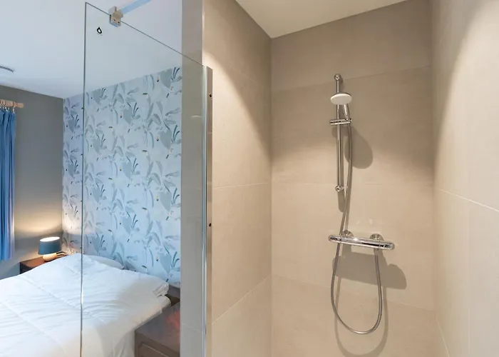 Charmette, Cozy For 9p